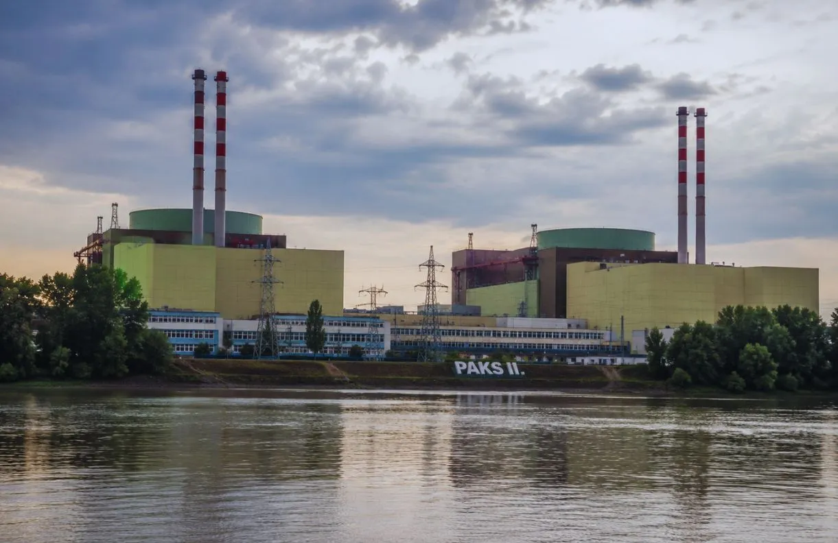 Miért áll le a Paksi Atomerőmű, és milyen következményei lesznek Magyarország számára?